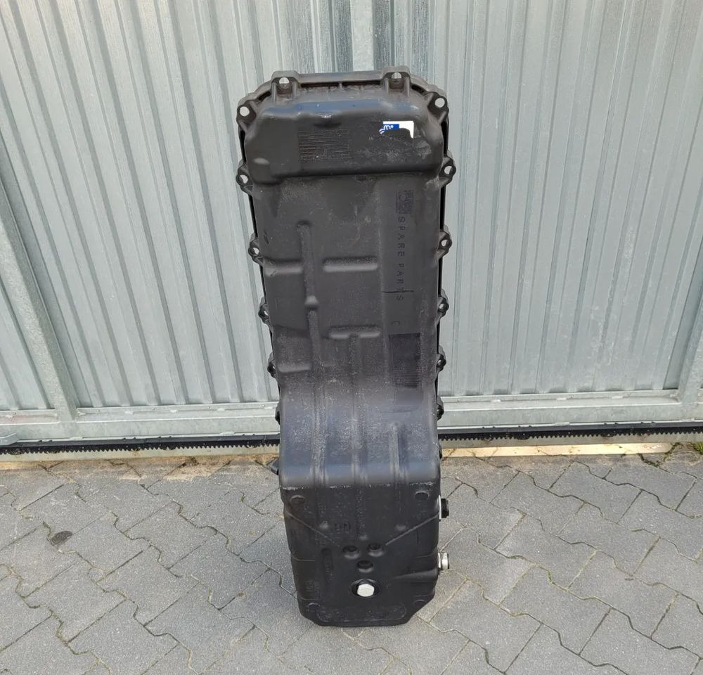 MISKA OLEJOWA RENAULT GAMA VOLVO FH 13 LITRÓW - Cárter de óleo para Camião: foto 1 MISKA OLEJOWA RENAULT GAMA VOLVO FH 13 LITRÓW - Cárter de óleo para Camião: foto 1