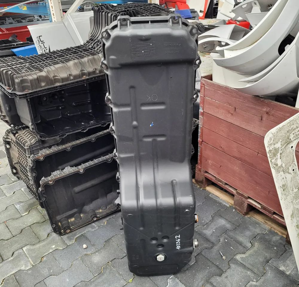 MISKA OLEJOWA RENAULT RANGE T 13 DXI 13 - Cárter de óleo para Camião: foto 1 MISKA OLEJOWA RENAULT RANGE T 13 DXI 13 - Cárter de óleo para Camião: foto 1