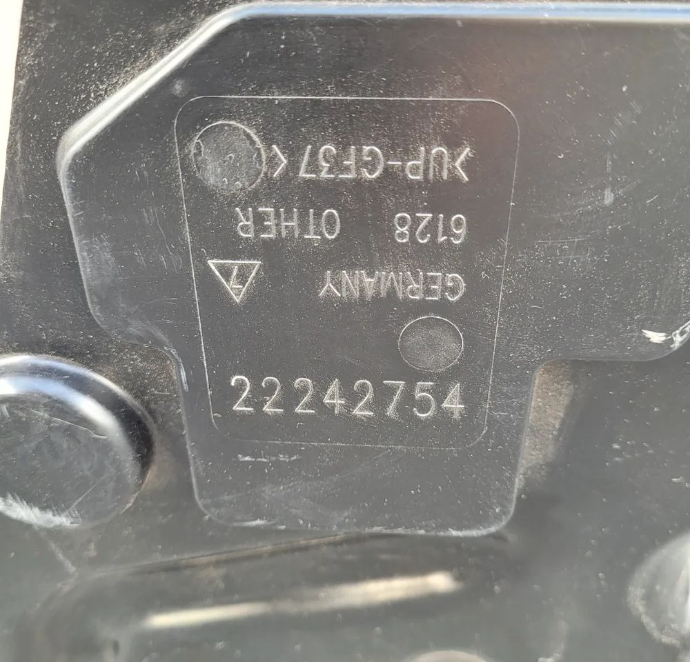 MISKA OLEJOWA RENAULT RANGE T 22242776 - Cárter de óleo para Camião: foto 5 MISKA OLEJOWA RENAULT RANGE T 22242776 - Cárter de óleo para Camião: foto 5