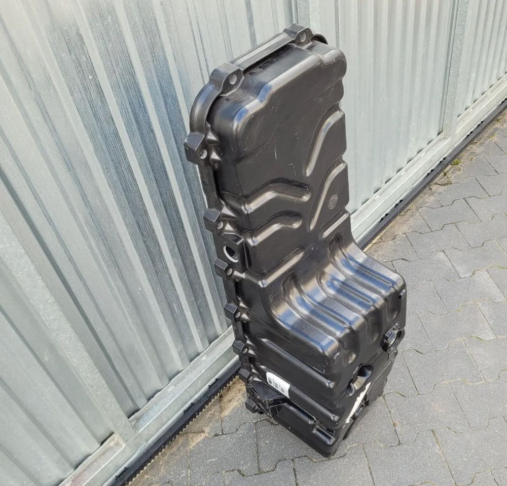 MISKA OLEJOWA RENAULT RANGE T 22242776 - Cárter de óleo para Camião: foto 3 MISKA OLEJOWA RENAULT RANGE T 22242776 - Cárter de óleo para Camião: foto 3