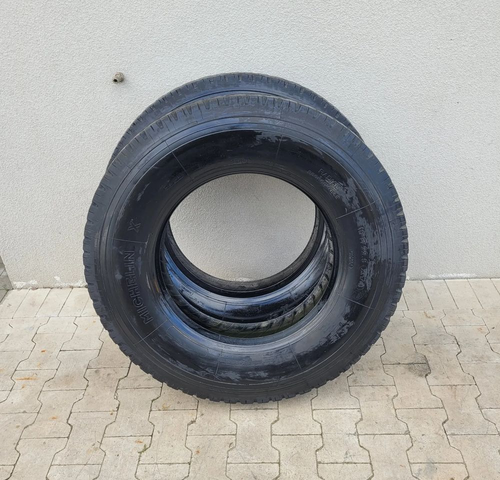 OPONA 10R 22.5 XT4 MICHELIN CENA ZA 1SZT - Pneu para Camião: foto 1 OPONA 10R 22.5 XT4 MICHELIN CENA ZA 1SZT - Pneu para Camião: foto 1