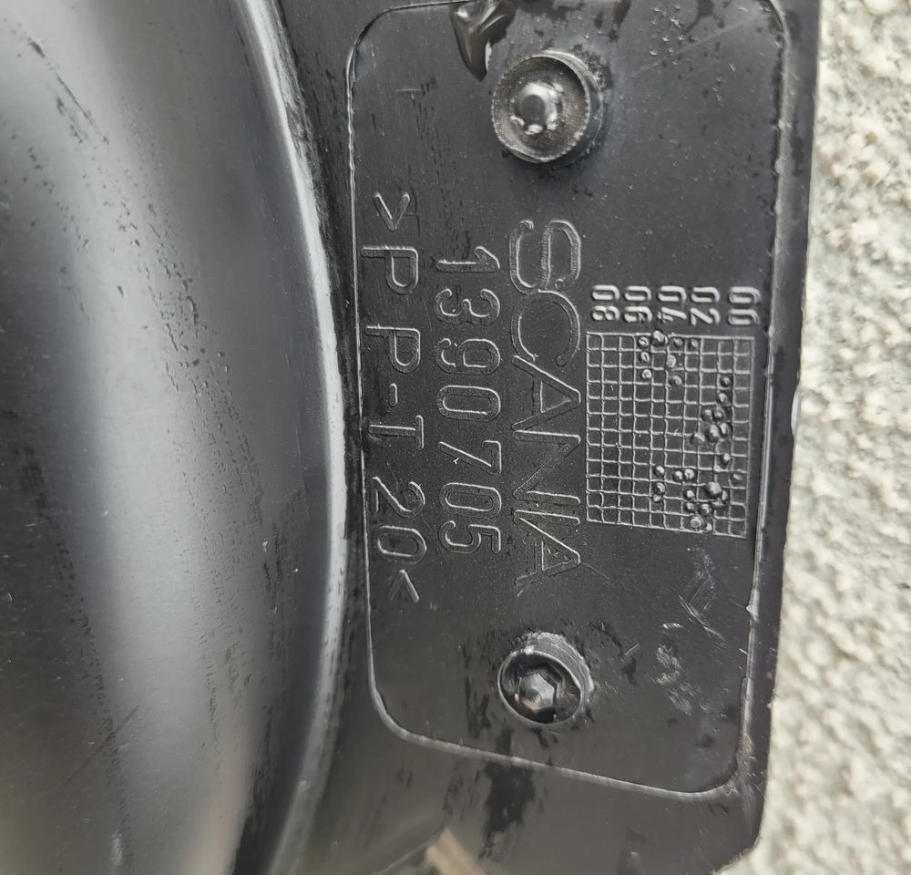 OSŁONA CHŁODNICY SCANIA R ORYGINAL NOWA 1390705 - Sistema de arrefecimento para Camião: foto 2 OSŁONA CHŁODNICY SCANIA R ORYGINAL NOWA 1390705 - Sistema de arrefecimento para Camião: foto 2