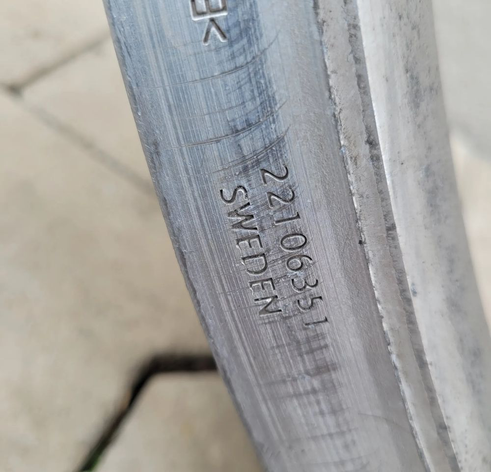 PIERŚCIEŃ OBUDOWA CHŁODNICY VOLVO FL 22106351 21596305 - Sistema de arrefecimento para Camião: foto 3 PIERŚCIEŃ OBUDOWA CHŁODNICY VOLVO FL 22106351 21596305 - Sistema de arrefecimento para Camião: foto 3