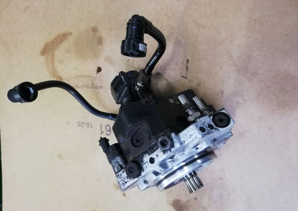 POMPA WTRYSKOWA PALIWA MAN TGX tgs 51.11103-7792 - Bomba de combustivel para Camião: foto 1 POMPA WTRYSKOWA PALIWA MAN TGX tgs 51.11103-7792 - Bomba de combustivel para Camião: foto 1