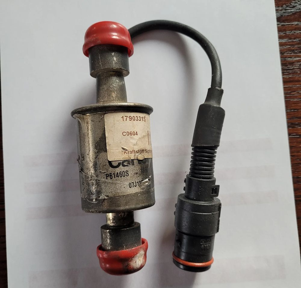 POMPKA PALIWA DAF XF 106 - Bomba de combustivel para Camião: foto 1 POMPKA PALIWA DAF XF 106 - Bomba de combustivel para Camião: foto 1