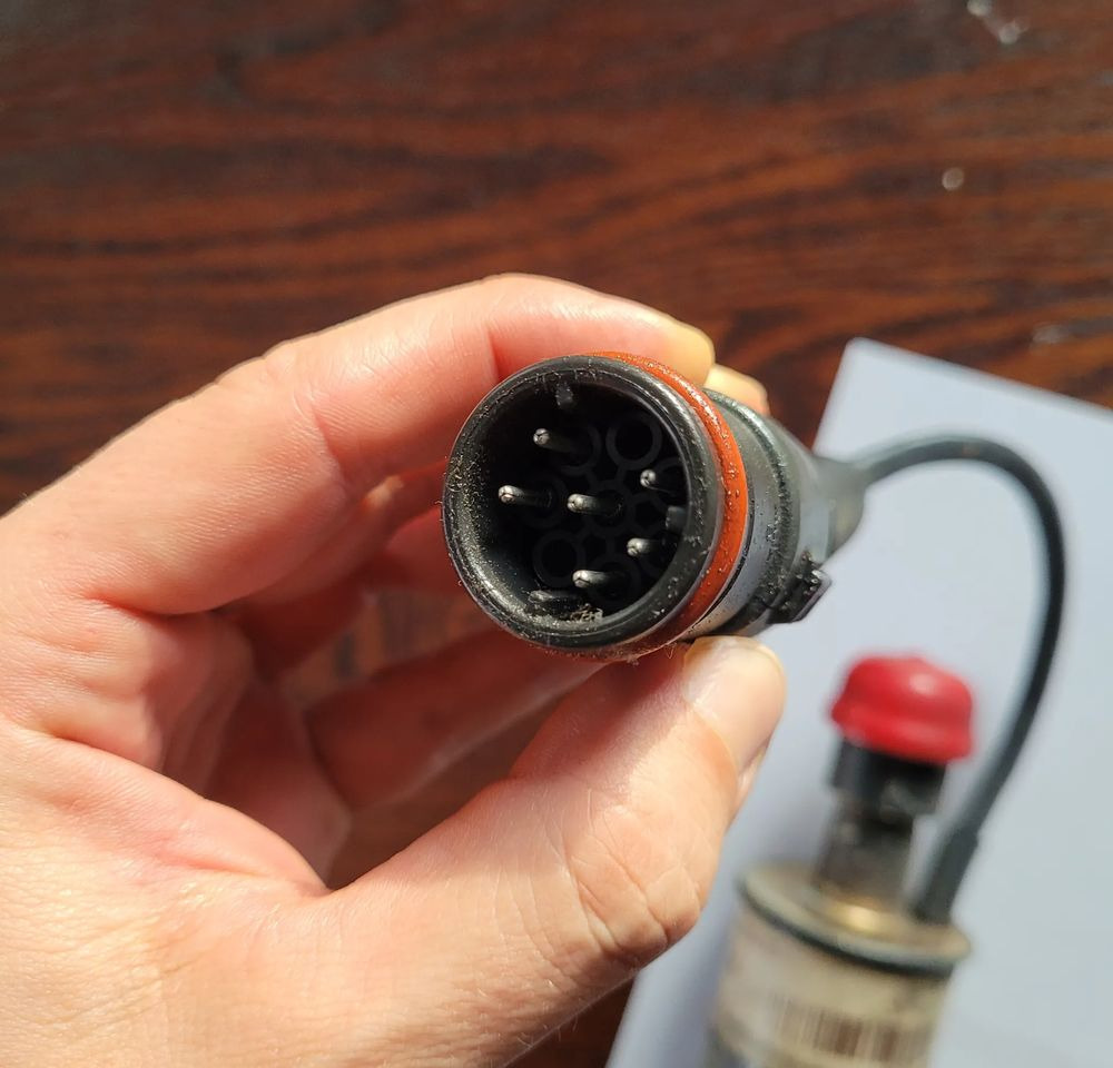 POMPKA PALIWA DAF XF 106 - Bomba de combustivel para Camião: foto 2 POMPKA PALIWA DAF XF 106 - Bomba de combustivel para Camião: foto 2