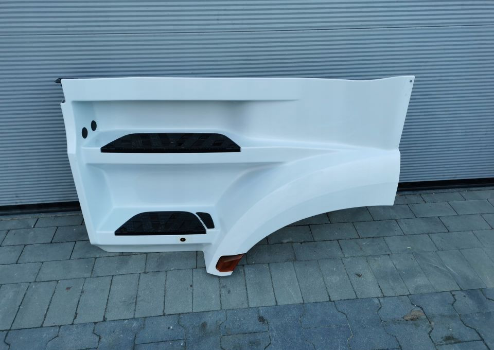 STOPNICA WŁAZ MERCEDES ACTROS MP4 A9606664103 - Estribo: foto 1 STOPNICA WŁAZ MERCEDES ACTROS MP4 A9606664103 - Estribo: foto 1