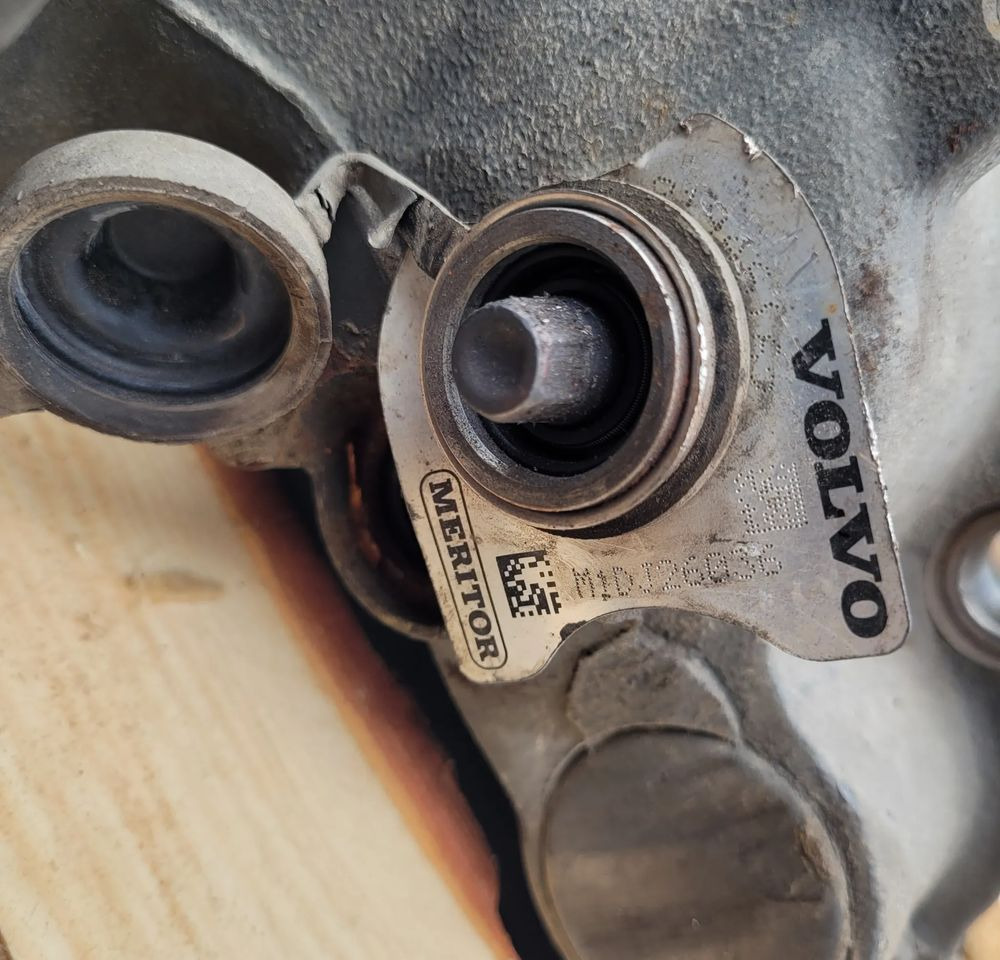 ZACISK MERITOR VOLVO FH4 ORYGINAŁ CENA ZA 1SZT CHWALIM116 - Pinça de freio para Camião: foto 3 ZACISK MERITOR VOLVO FH4 ORYGINAŁ CENA ZA 1SZT CHWALIM116 - Pinça de freio para Camião: foto 3