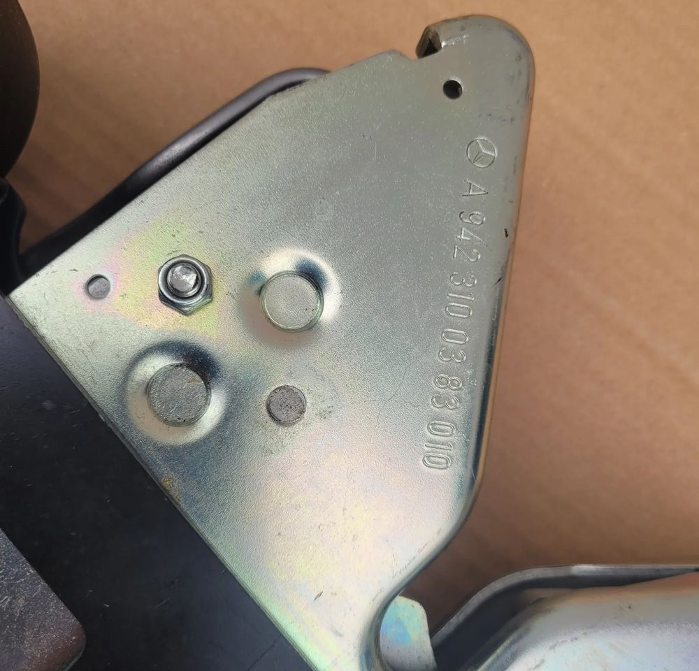 ZAWIESZENIE KABINY ZAMKI MERCEDES ATEGO A9423100383 NOWY ORYGINAŁ CHWALIM116 - Suspensão para Camião: foto 3 ZAWIESZENIE KABINY ZAMKI MERCEDES ATEGO A9423100383 NOWY ORYGINAŁ CHWALIM116 - Suspensão para Camião: foto 3