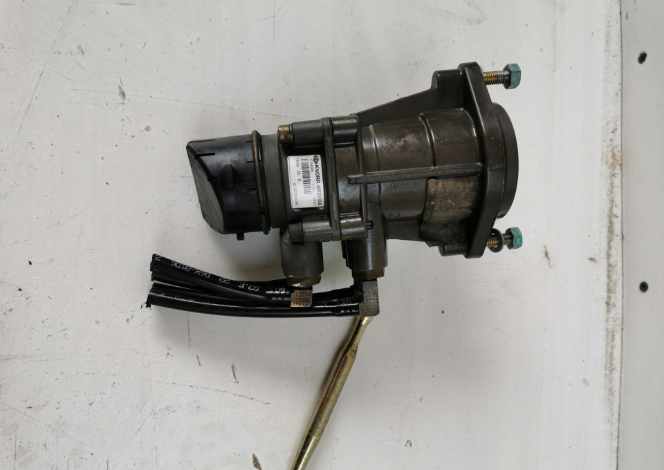 ZAWÓR GŁÓWNY HAMULCA MAN TGX TGS E6 81. 52130-6298 - Válvula de freio para Camião: foto 1 ZAWÓR GŁÓWNY HAMULCA MAN TGX TGS E6 81. 52130-6298 - Válvula de freio para Camião: foto 1