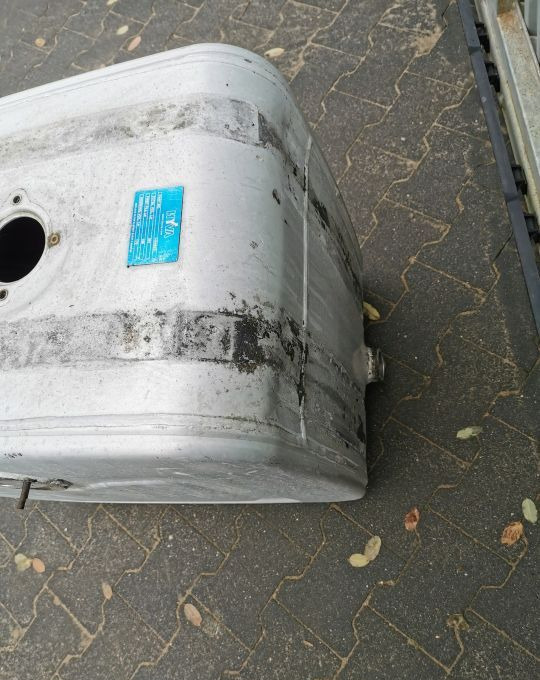 ZBIORNIK OLEJU HYVA OM 14018231 - Tanque hidráulico para Camião: foto 5 ZBIORNIK OLEJU HYVA OM 14018231 - Tanque hidráulico para Camião: foto 5