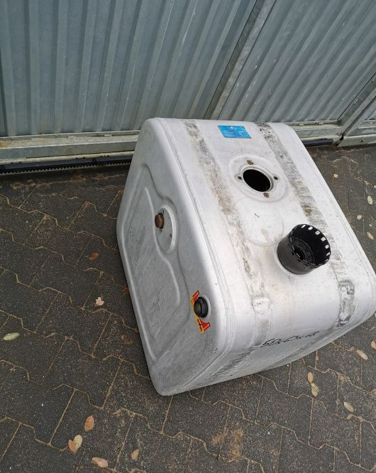 ZBIORNIK OLEJU HYVA OM 14018231 - Tanque hidráulico para Camião: foto 3 ZBIORNIK OLEJU HYVA OM 14018231 - Tanque hidráulico para Camião: foto 3