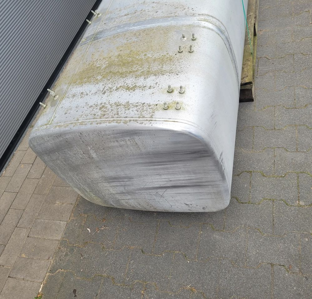 ZBIORNIK PALIWA DAF 690L 1945569 60X68X195CM CHWALIM116 - Tanque de combustível para Camião: foto 3 ZBIORNIK PALIWA DAF 690L 1945569 60X68X195CM CHWALIM116 - Tanque de combustível para Camião: foto 3