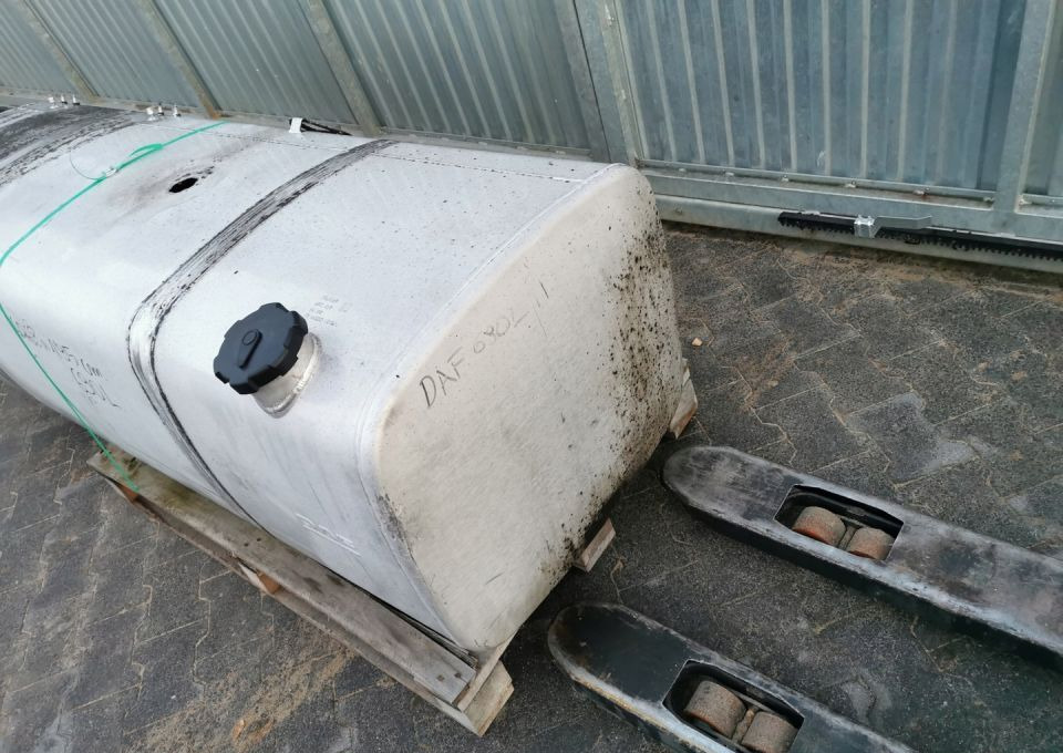 ZBIORNIK PALIWA DAF XF CF E6 690L 1945569 - Tanque de combustível para Camião: foto 3 ZBIORNIK PALIWA DAF XF CF E6 690L 1945569 - Tanque de combustível para Camião: foto 3