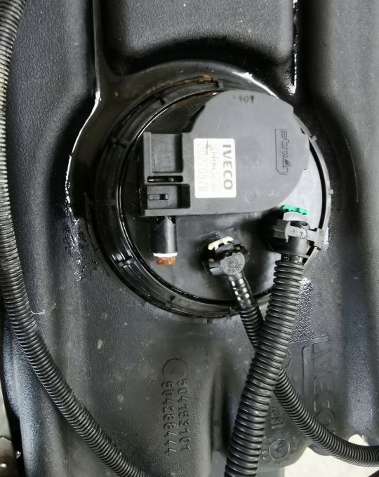 ZBIORNIK PALIWA IVECO EUROCARGO 504153101 - Tanque de combustível para Camião: foto 4 ZBIORNIK PALIWA IVECO EUROCARGO 504153101 - Tanque de combustível para Camião: foto 4