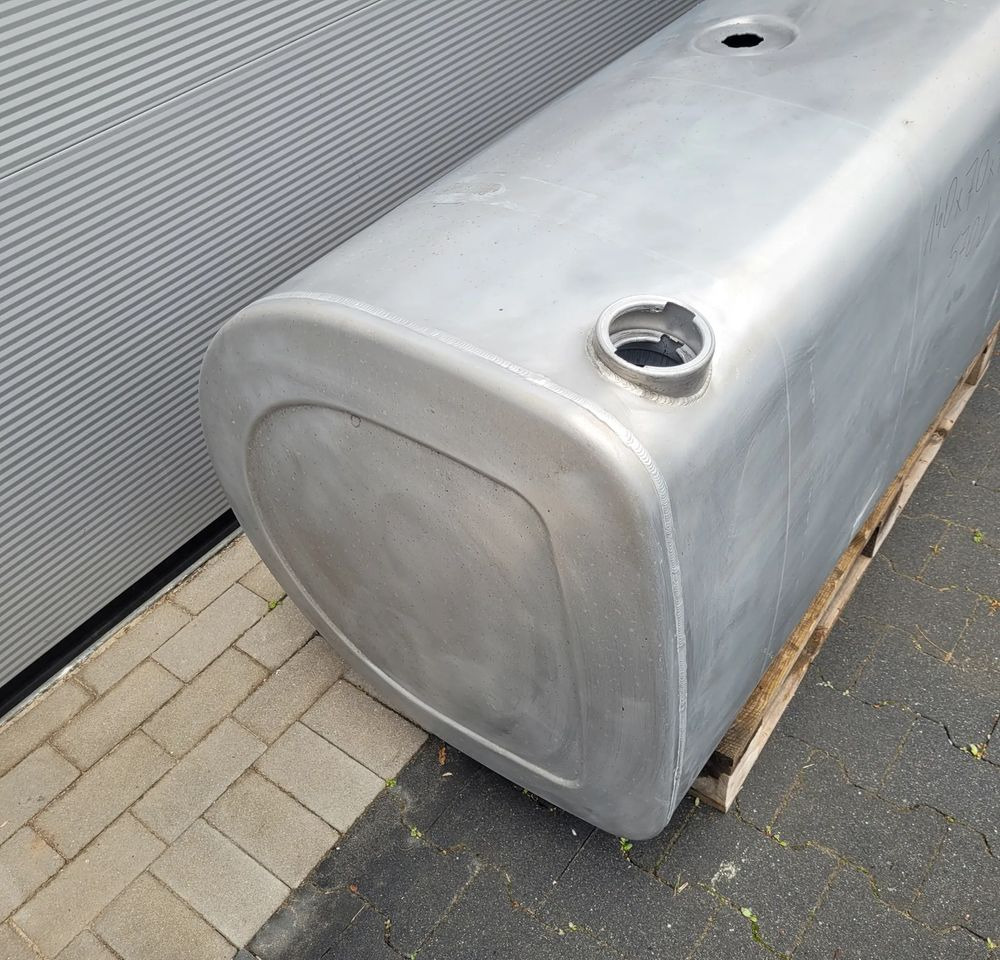 ZBIORNIK PALIWA VOLVO FH4 21516453 570L 140X70X70CM CHWALIM116 - Tanque de combustível para Camião: foto 2 ZBIORNIK PALIWA VOLVO FH4 21516453 570L 140X70X70CM CHWALIM116 - Tanque de combustível para Camião: foto 2