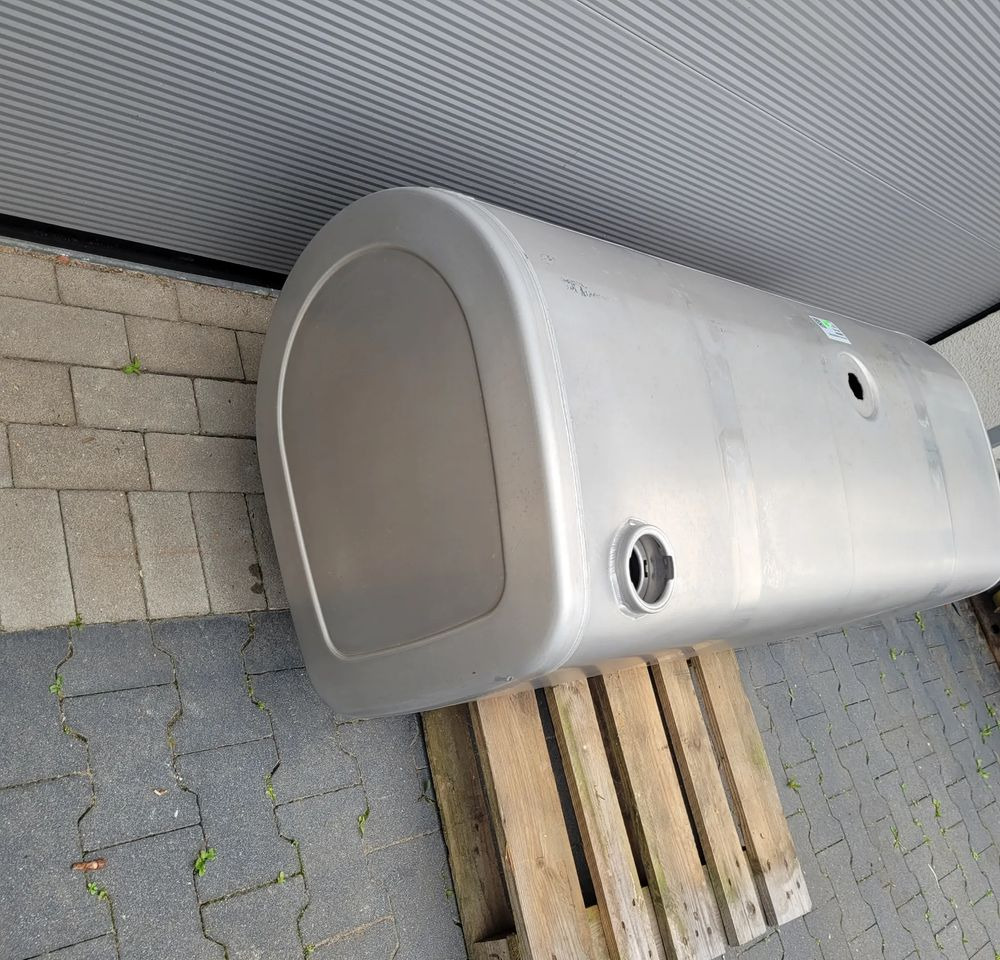 ZBIORNIK PALIWA VOLVO FH4 FH5 GAMA 150X55X68 CM 475L 22038784 CHWALIM116 - Tanque de combustível para Camião: foto 2 ZBIORNIK PALIWA VOLVO FH4 FH5 GAMA 150X55X68 CM 475L 22038784 CHWALIM116 - Tanque de combustível para Camião: foto 2