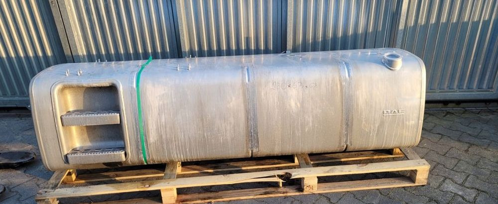 ZBIORNIK PALIWA XF 106 1944800 845L - Tanque de combustível para Camião: foto 1 ZBIORNIK PALIWA XF 106 1944800 845L - Tanque de combustível para Camião: foto 1