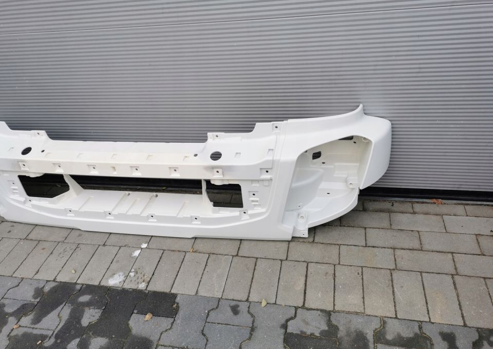 ZDERZAK VOLVO FL E6 NOWY ORYGINAŁ 82639926 - Para-choque para Camião: foto 2 ZDERZAK VOLVO FL E6 NOWY ORYGINAŁ 82639926 - Para-choque para Camião: foto 2