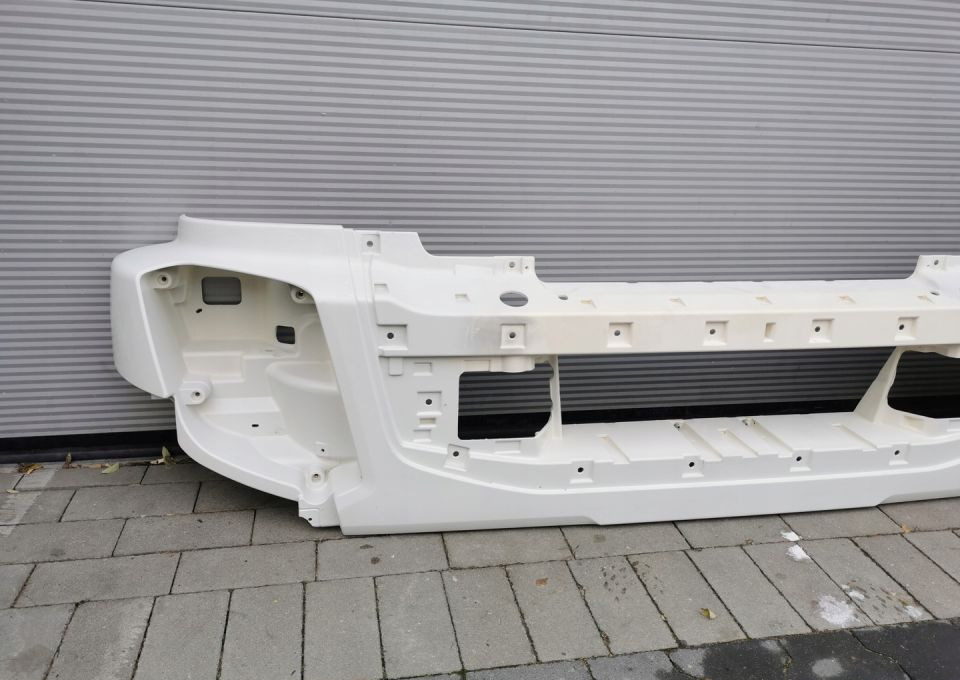 ZDERZAK VOLVO FL E6 NOWY ORYGINAŁ 82639926 - Para-choque para Camião: foto 3 ZDERZAK VOLVO FL E6 NOWY ORYGINAŁ 82639926 - Para-choque para Camião: foto 3