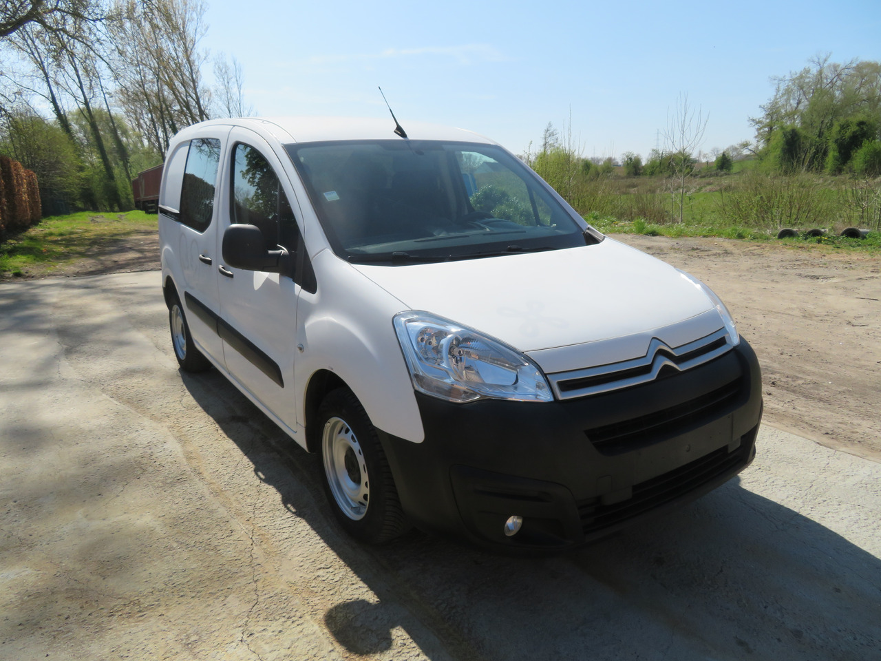 CITROËN Berlingo 1.6 BlueHDi CLUB - Furgão: foto 1 CITROËN Berlingo 1.6 BlueHDi CLUB - Furgão: foto 1