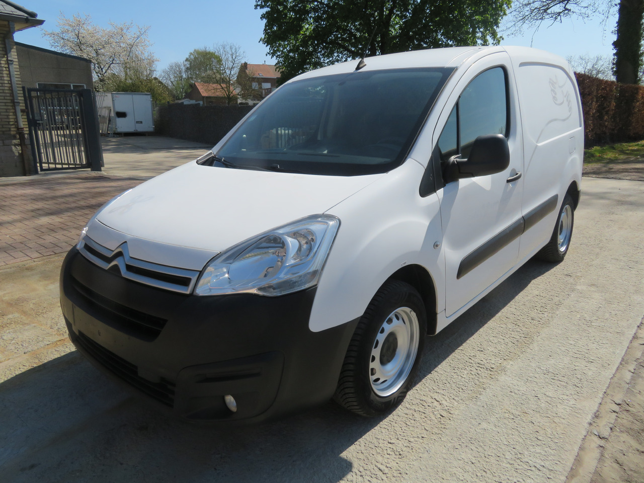 CITROËN Berlingo 1.6 BlueHDi CLUB - Furgão: foto 3 CITROËN Berlingo 1.6 BlueHDi CLUB - Furgão: foto 3