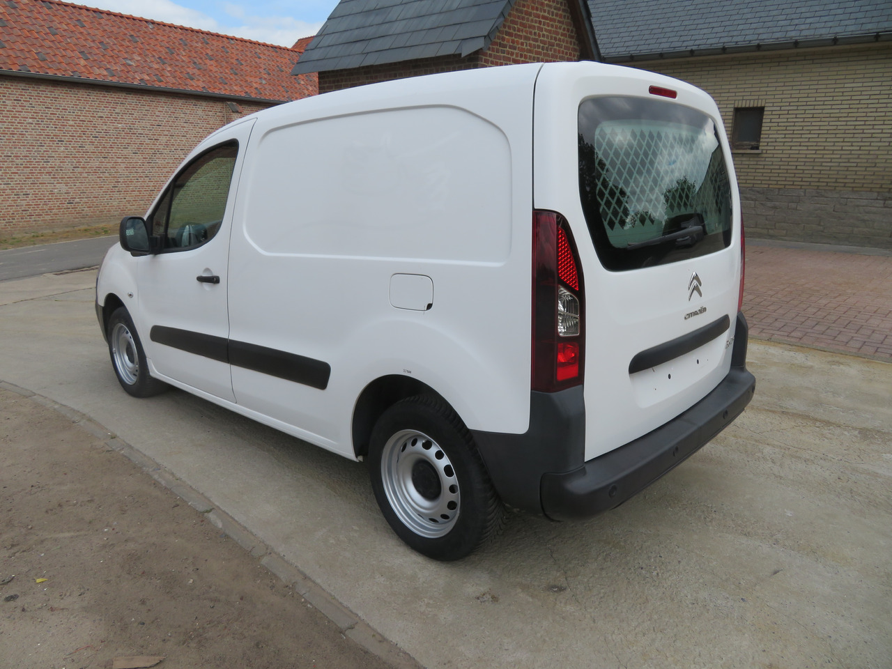 CITROËN Berlingo 1.6 BlueHDi CLUB - Furgão: foto 5 CITROËN Berlingo 1.6 BlueHDi CLUB - Furgão: foto 5