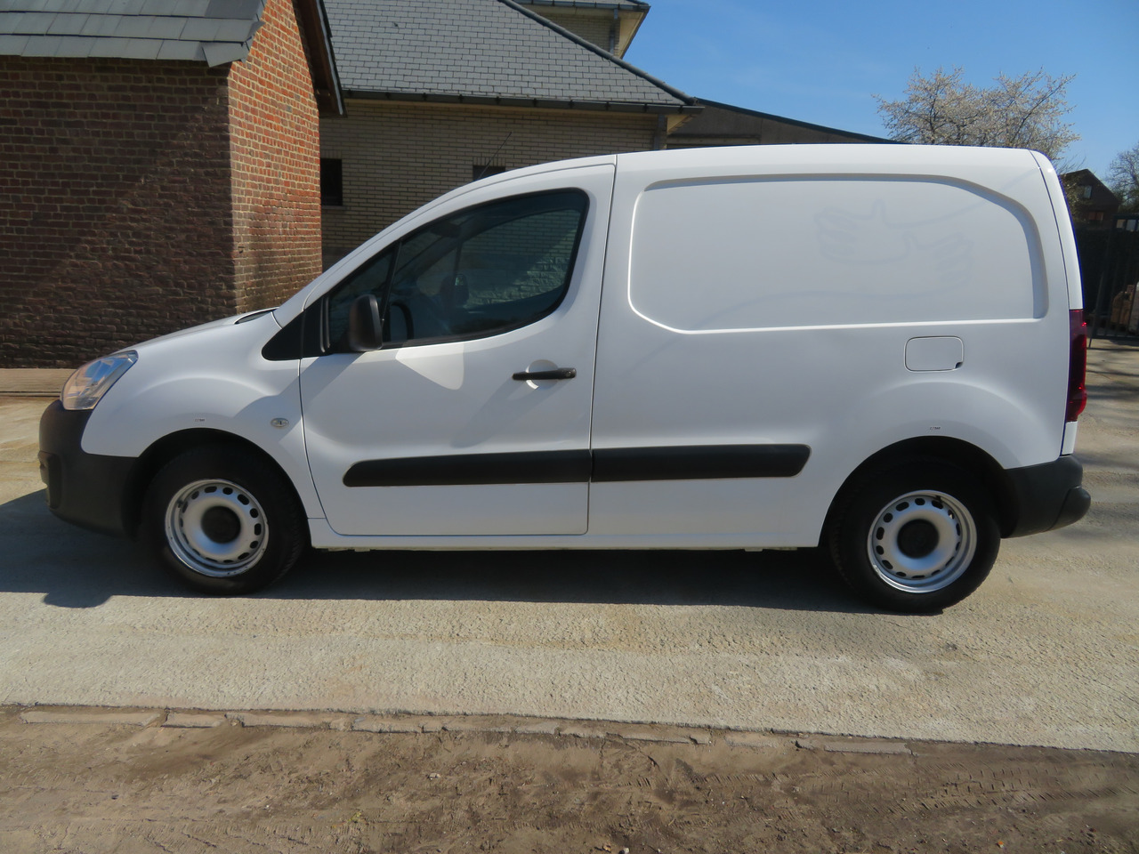CITROËN Berlingo 1.6 BlueHDi CLUB - Furgão: foto 4 CITROËN Berlingo 1.6 BlueHDi CLUB - Furgão: foto 4
