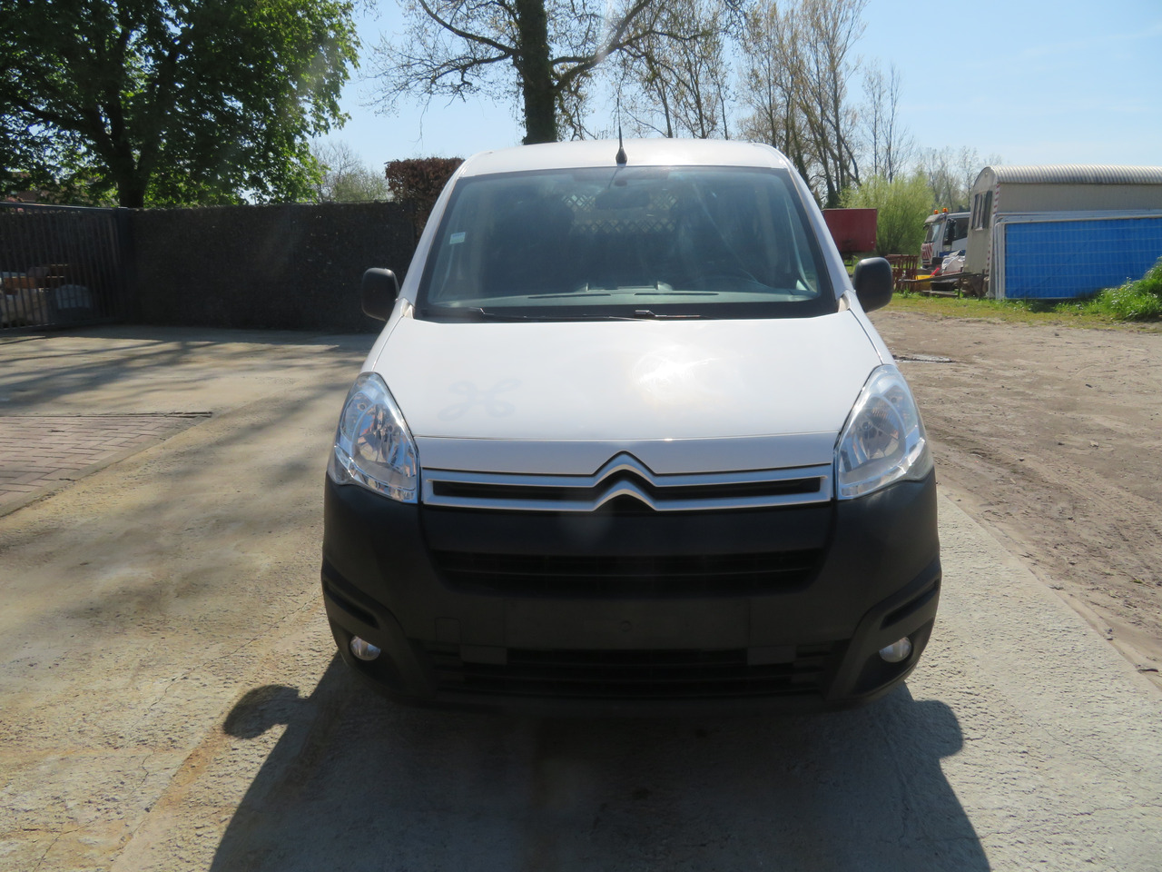 CITROËN Berlingo 1.6 BlueHDi CLUB - Furgão: foto 2 CITROËN Berlingo 1.6 BlueHDi CLUB - Furgão: foto 2