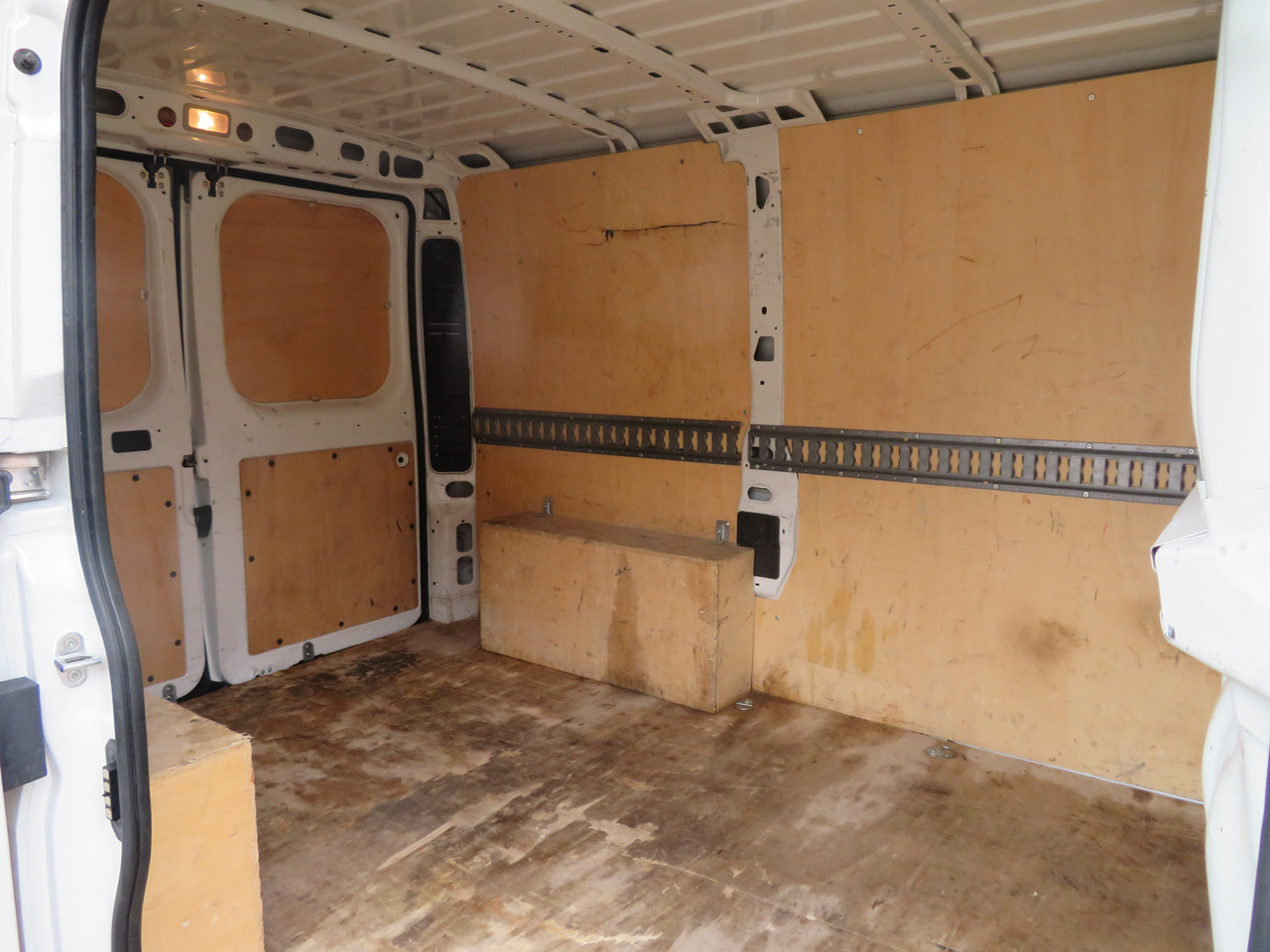 Furgão compacto Citroën Jumper 2.2 BlueHDi - L1H1: foto 9