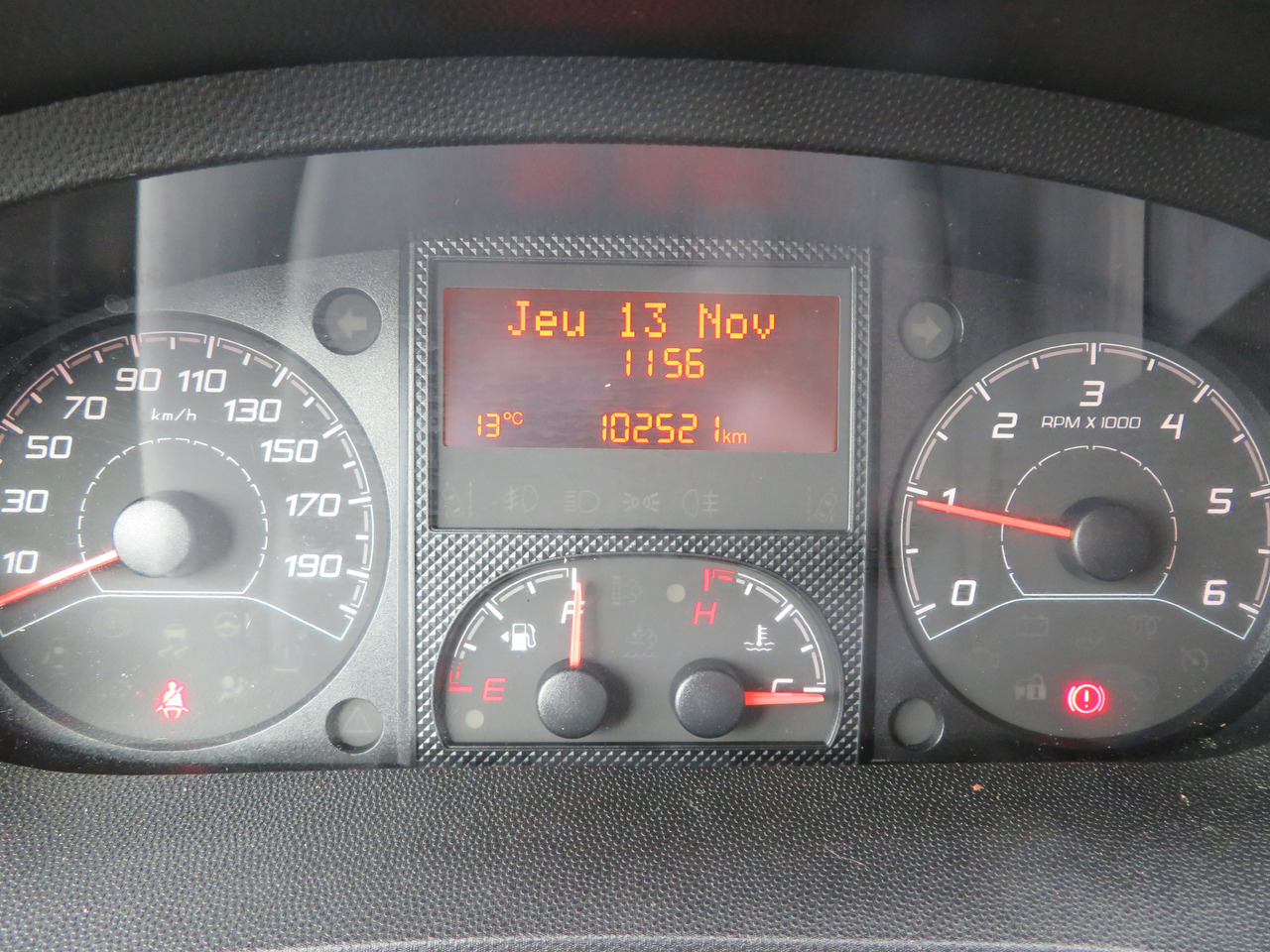 Furgão compacto Citroën Jumper 2.2 BlueHDi - L1H1: foto 16