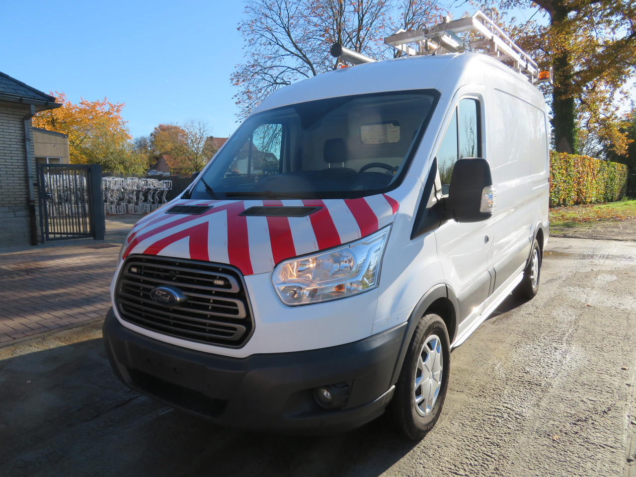 Ford Transit 2.0TDCi L2H2 - Furgão: foto 3 Ford Transit 2.0TDCi L2H2 - Furgão: foto 3