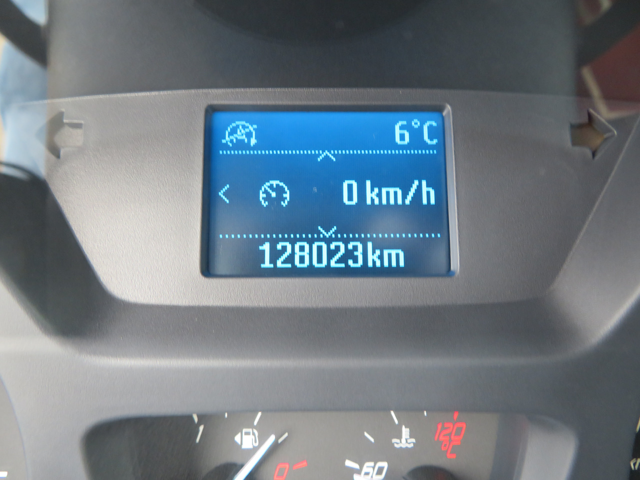 Furgão Ford Transit 2.0tdci - L2H2 Ingericht: foto 21