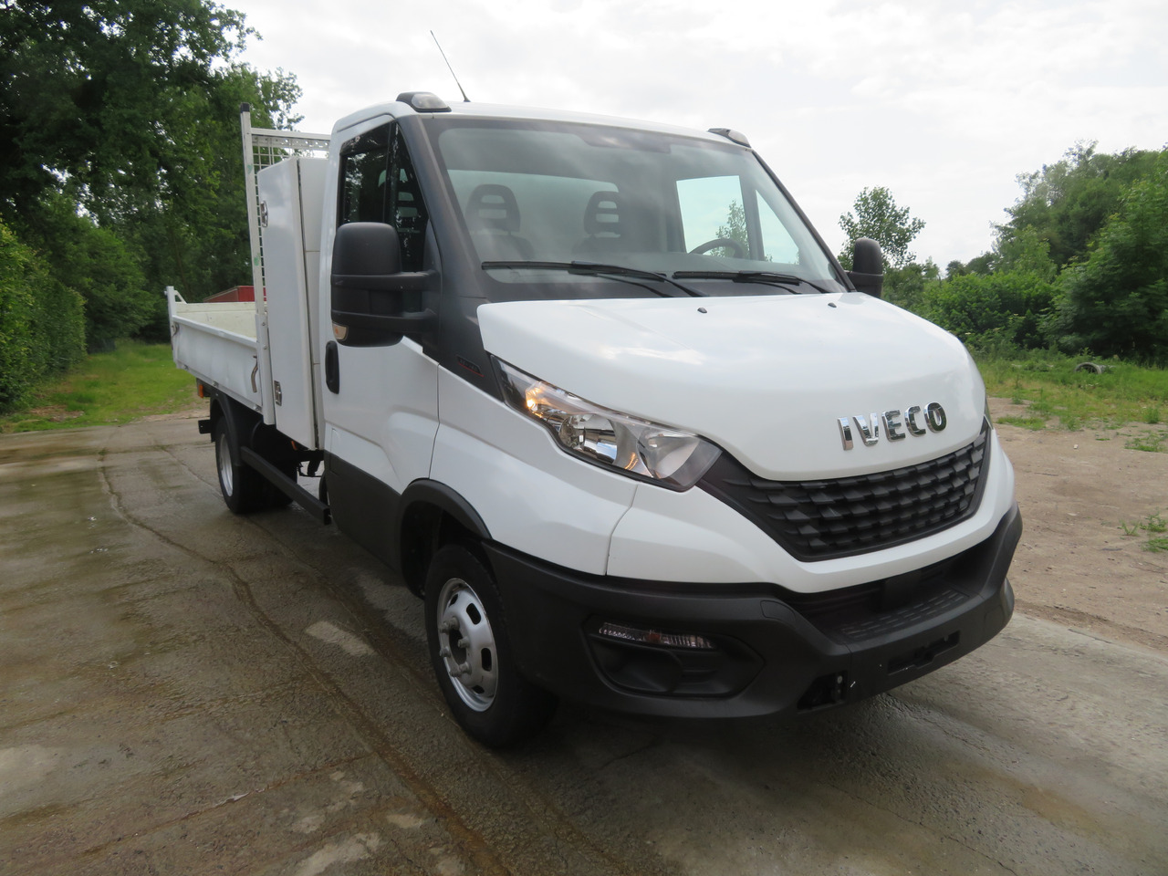 IVECO Daily 35C16 - 3.0 - Carrinha basculante: foto 1 IVECO Daily 35C16 - 3.0 - Carrinha basculante: foto 1