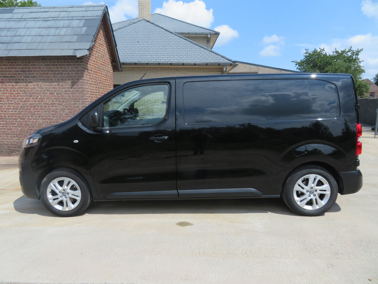 OPEL Vivaro Edition 2.0 Turbo - L2H1 - Furgão compacto: foto 4 OPEL Vivaro Edition 2.0 Turbo - L2H1 - Furgão compacto: foto 4