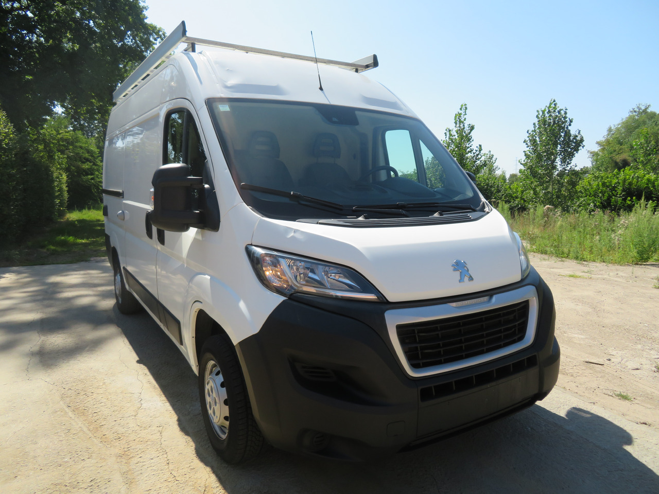 PEUGEOT Boxer 2.2 BlueHDI L2H2 - Furgão: foto 1 PEUGEOT Boxer 2.2 BlueHDI L2H2 - Furgão: foto 1