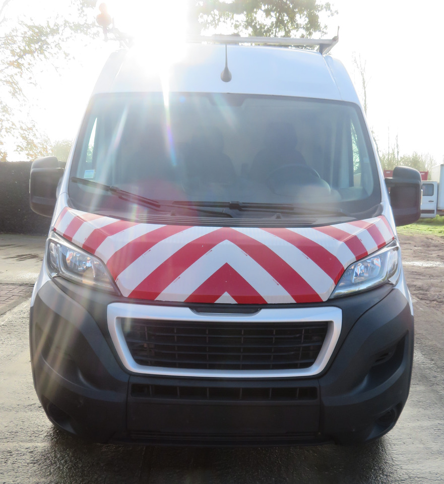 Peugeot Boxer 2.2 BlueHDi - L2H2 - Furgão: foto 2 Peugeot Boxer 2.2 BlueHDi - L2H2 - Furgão: foto 2