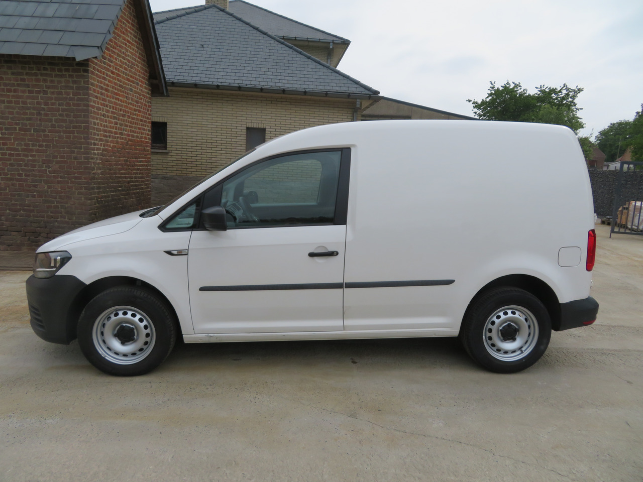VOLKSWAGEN Caddy 2.0 TDi - Furgão compacto: foto 4 VOLKSWAGEN Caddy 2.0 TDi - Furgão compacto: foto 4