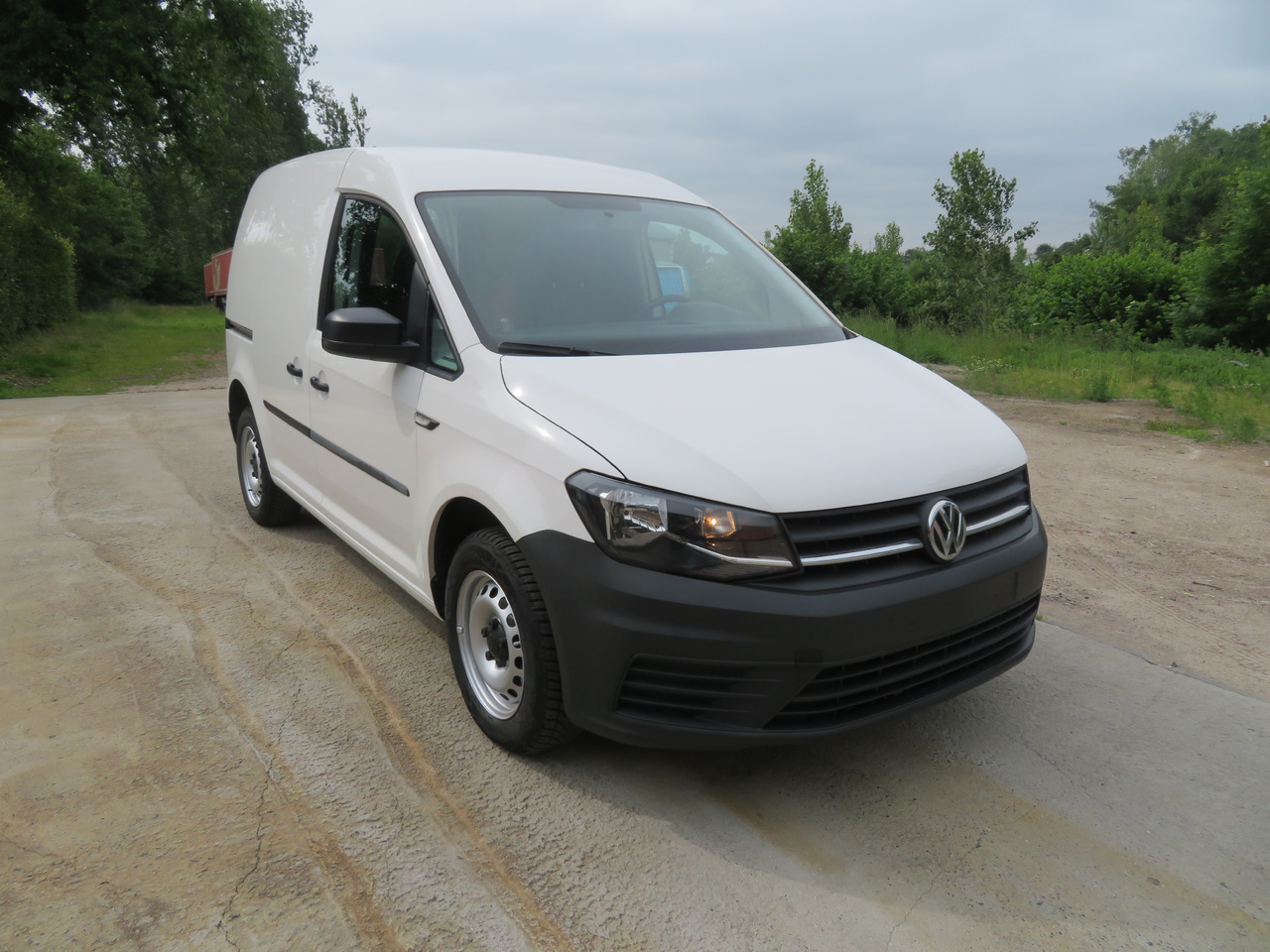 VOLKSWAGEN Caddy 2.0 TDi - Furgão compacto: foto 1 VOLKSWAGEN Caddy 2.0 TDi - Furgão compacto: foto 1