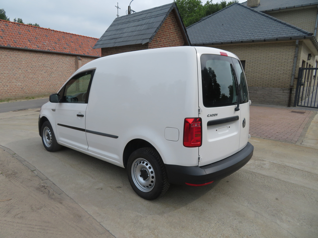 VOLKSWAGEN Caddy 2.0 TDi - Furgão compacto: foto 5 VOLKSWAGEN Caddy 2.0 TDi - Furgão compacto: foto 5