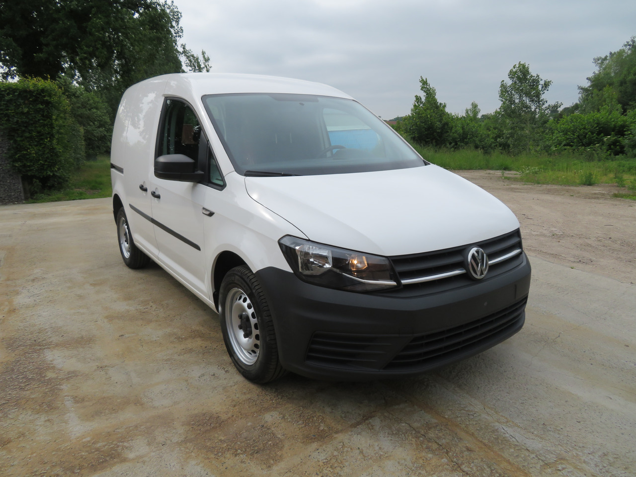 VOLKSWAGEN Caddy 2.0 TDi - Furgão compacto: foto 1 VOLKSWAGEN Caddy 2.0 TDi - Furgão compacto: foto 1
