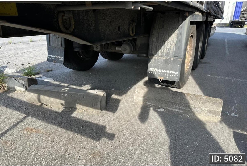 Krone SD / Drum brakes / Huckepack - Semi-reboque de lona: foto 5 Krone SD / Drum brakes / Huckepack - Semi-reboque de lona: foto 5