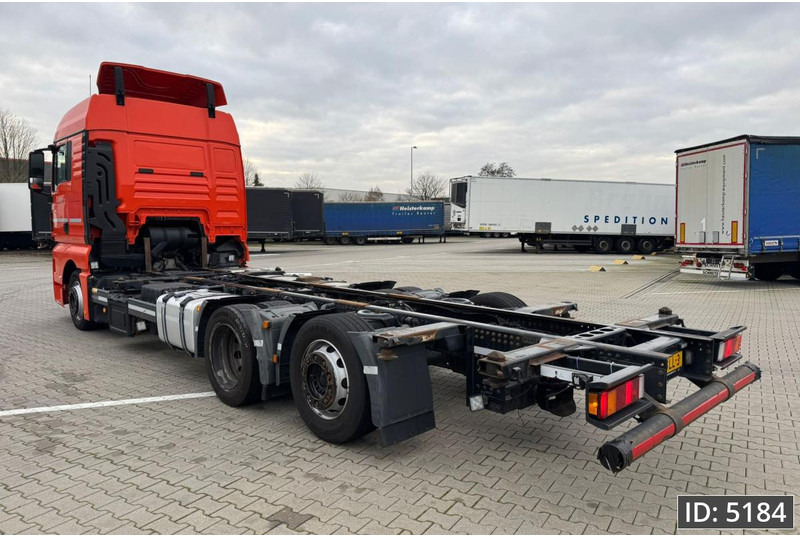 MAN TGX 24.420 XLX, Euro 6, BDF / 6x2 / Retarder / Low KM, Intarder - Camião transportador de contêineres/ Caixa móvel: foto 3 MAN TGX 24.420 XLX, Euro 6, BDF / 6x2 / Retarder / Low KM, Intarder - Camião transportador de contêineres/ Caixa móvel: foto 3