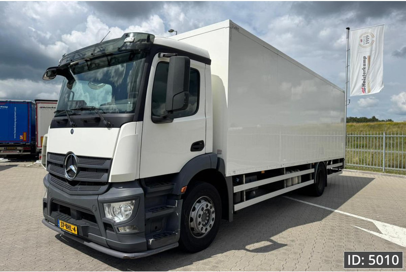 Mercedes-Benz Antos 1824 Day Cab, Euro 6, / Cargolift 2500KG - Camião furgão: foto 1 Mercedes-Benz Antos 1824 Day Cab, Euro 6, / Cargolift 2500KG - Camião furgão: foto 1