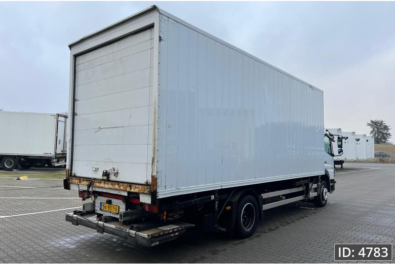 Mercedes-Benz Atego 1218 Day Cab, Euro 5, BDF / EPS automatic / standklima / DHOLLANDIA 2000KG - Camião transportador de contêineres/ Caixa móvel: foto 3 Mercedes-Benz Atego 1218 Day Cab, Euro 5, BDF / EPS automatic / standklima / DHOLLANDIA 2000KG - Camião transportador de contêineres/ Caixa móvel: foto 3
