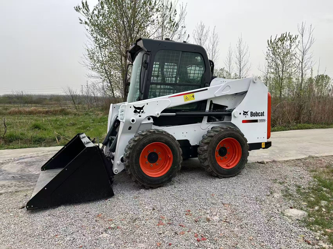 BOBCAT Skid Steer Loader S550 - Mini pá carregadora: foto 5 BOBCAT Skid Steer Loader S550 - Mini pá carregadora: foto 5