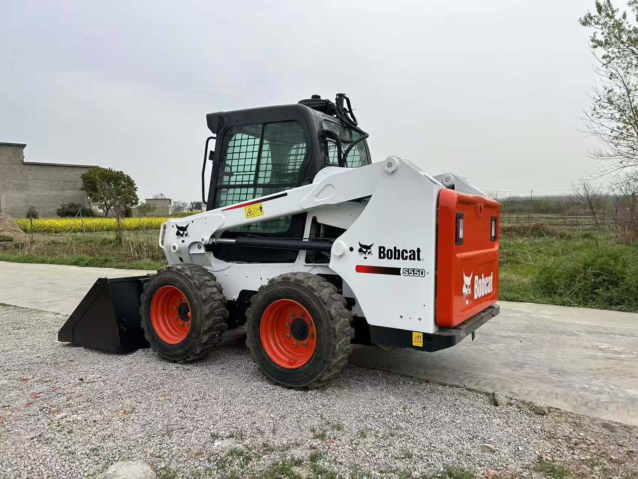 BOBCAT Skid Steer Loader S550 - Mini pá carregadora: foto 3 BOBCAT Skid Steer Loader S550 - Mini pá carregadora: foto 3
