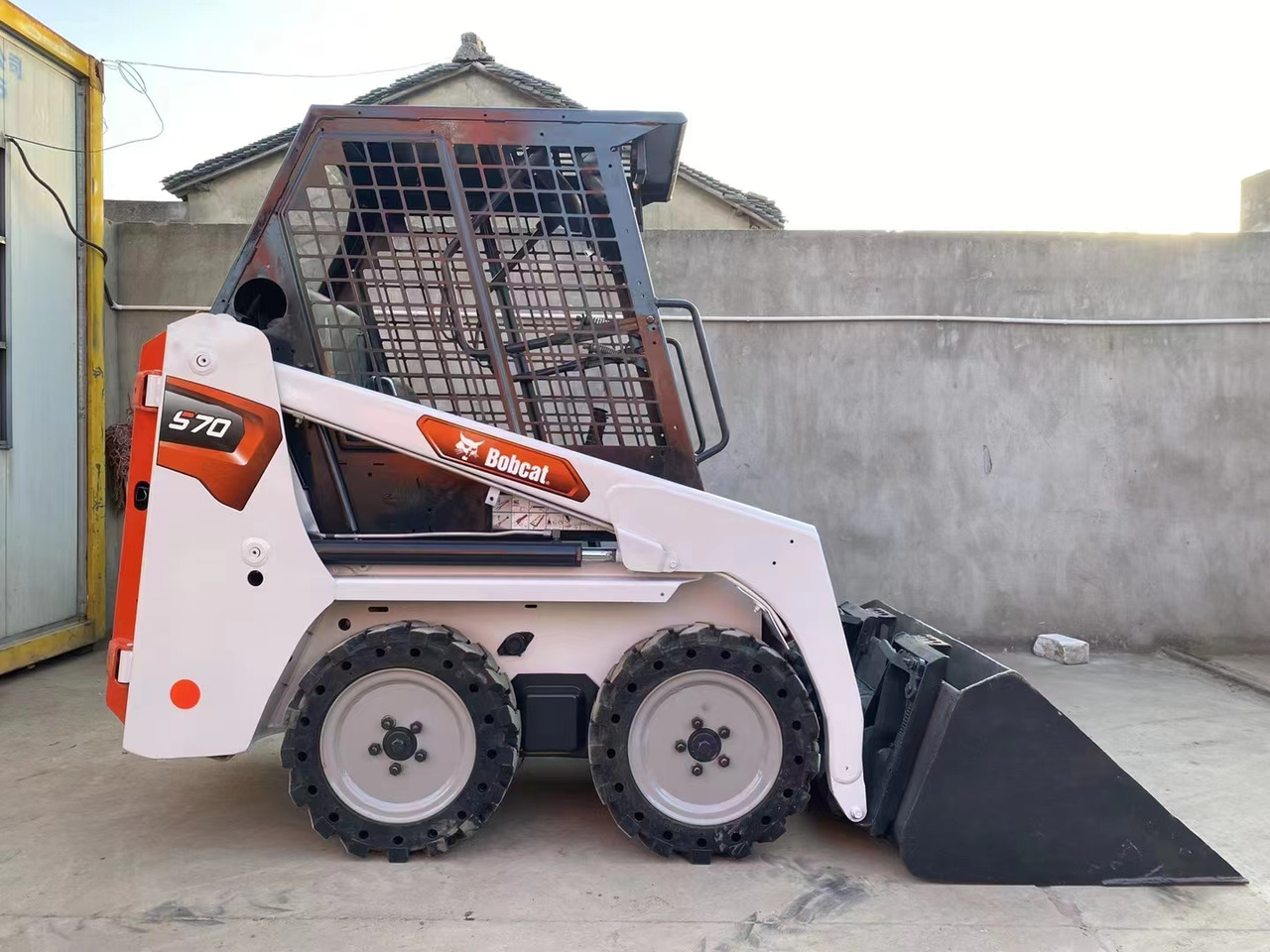 BOBCAT Skid Steer Loader S70 - Mini pá carregadora: foto 1 BOBCAT Skid Steer Loader S70 - Mini pá carregadora: foto 1