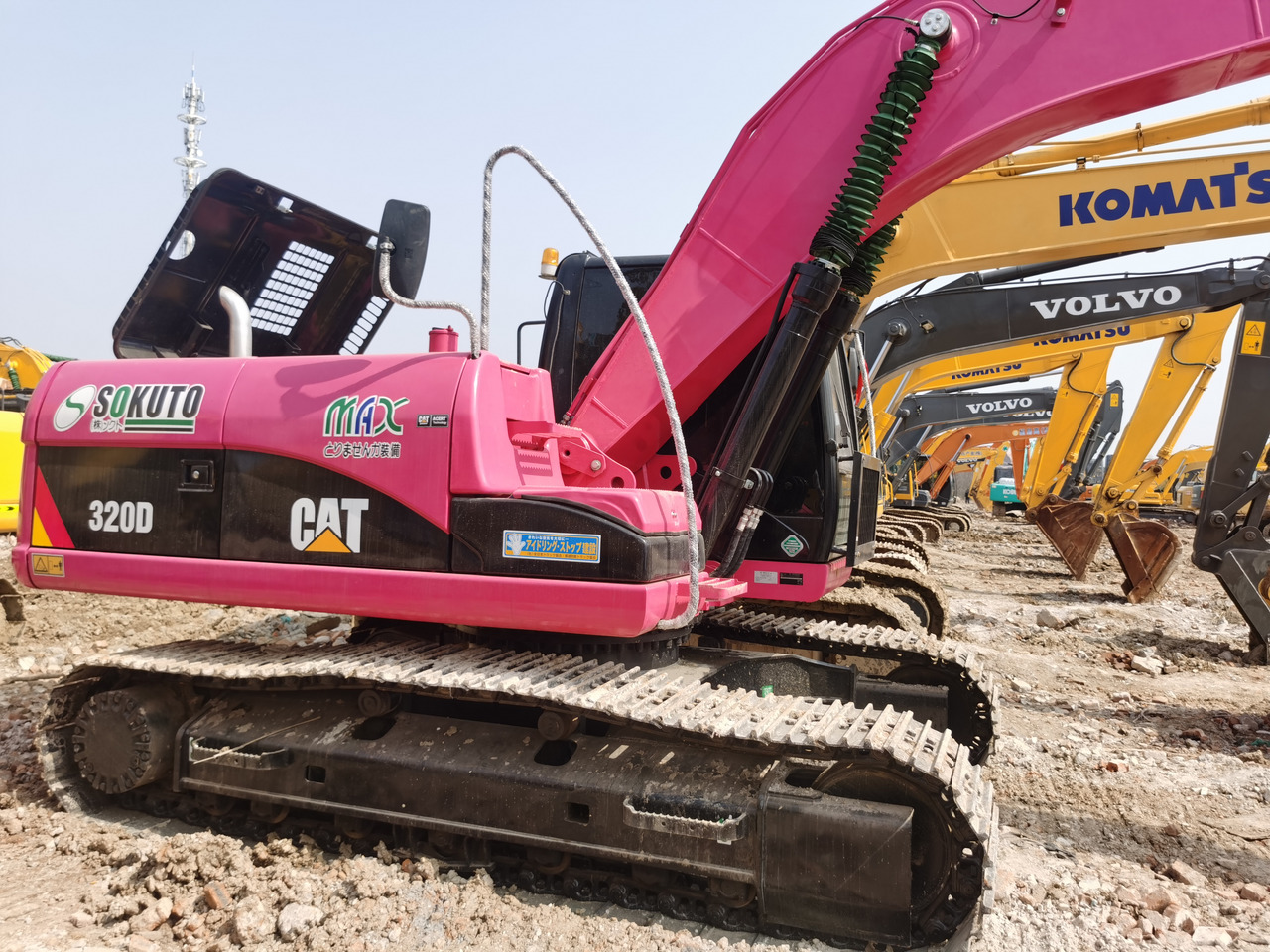 CATERPILLAR 320D(dragon fruit color) - Escavadora de rastos: foto 4 CATERPILLAR 320D(dragon fruit color) - Escavadora de rastos: foto 4