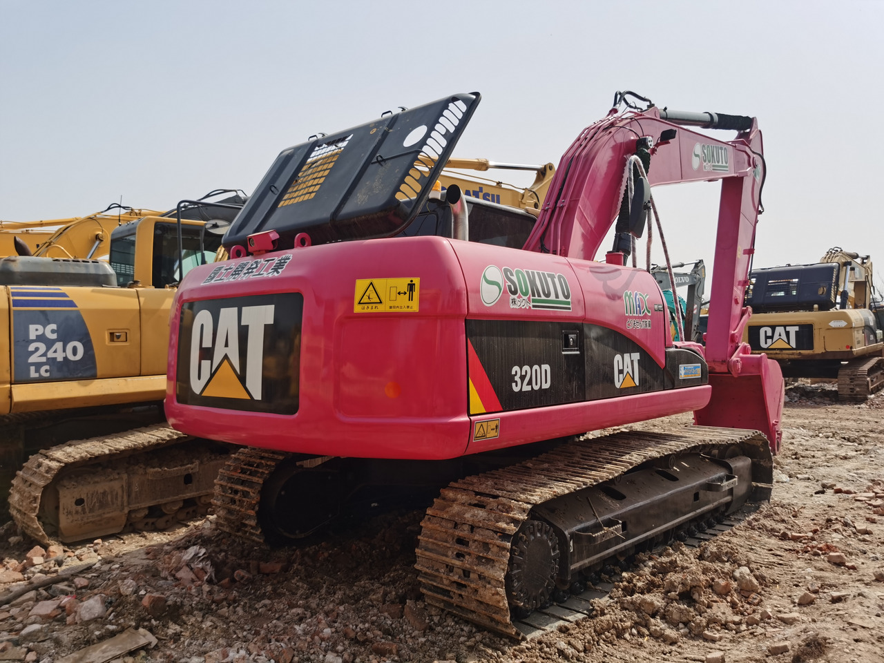 CATERPILLAR 320D(dragon fruit color) - Escavadora de rastos: foto 5 CATERPILLAR 320D(dragon fruit color) - Escavadora de rastos: foto 5